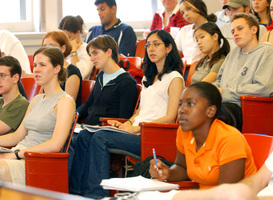 Nieuw LSVb-bestuur: Geef studenten in september volledig fysiek onderwijs