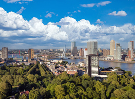 Normal_rotterdam-netherlands-cityscape-and-erasmus-bridge-2023-11-27-05-20-33-utc