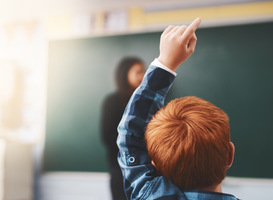 Leerlingen De Parelburcht gaan tijdelijk met de bus naar school in Vlissingen 