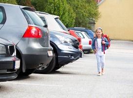 Verkeerschaos rond basisschool De Wingerd leidt tot gevaarlijke situaties