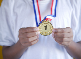 Leerlingen speciaal onderwijs ontmoeten Friese paralympische sporters 