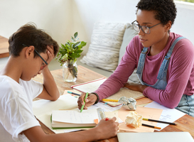 Ouders van kinderen met vrijstelling hoeven geen thuisonderwijs te geven