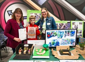 Groen schoolplein van Itens 'beste buurtinitiatief van Flyslân'