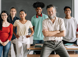 Burgemeester Zuidwolde heeft, net zoals Mark Rutte, een bijbaan in het onderwijs