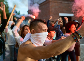 ME-oefening van Politieacademie loopt uit de hand vanwege deelname hooligans