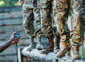 Defensie gaat jongeren vragen of ze het leger in willen 